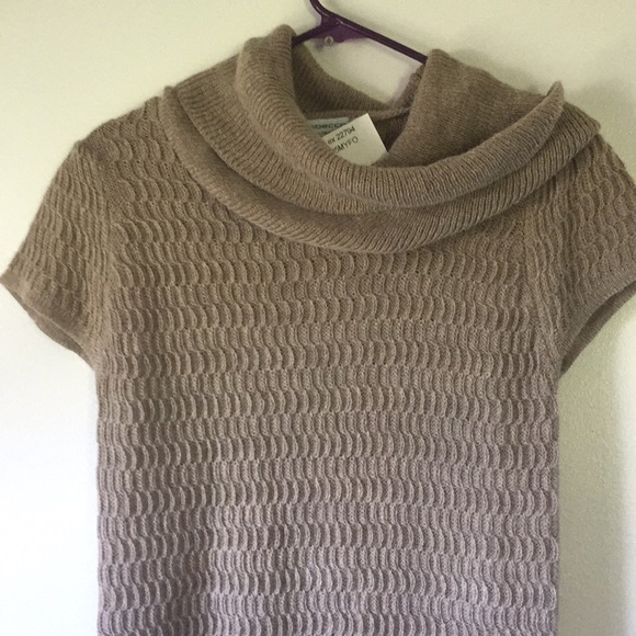 St.ambecco cowl neck sweater BNWT Size Medium - Picture 4 of 7